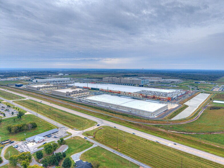 More Photos Of 1220 SE 9th St, Pryor Apartments For Sale