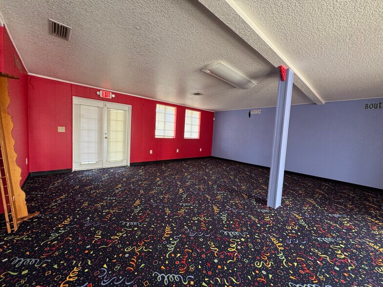 More Photos Of 33202 County Road 473, Leesburg Freestanding For Lease
