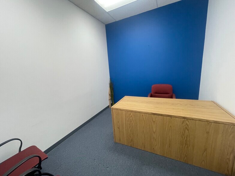 More Photos Of 105-115 S Grove Ave, Elgin Medical For Lease