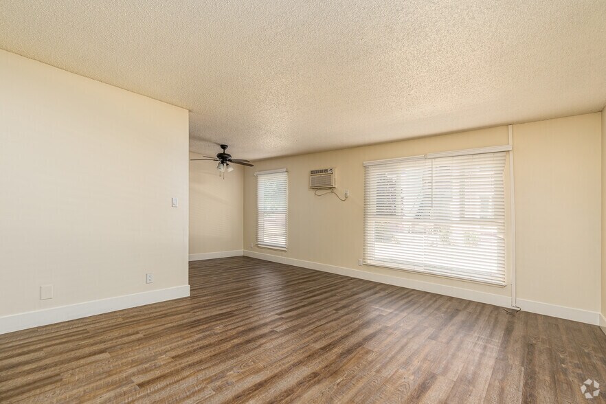More Photos Of 10560 Haddon Ave, Pacoima Apartments For Sale