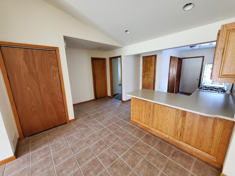 More Photos Of 1230 Lake Charles Ave, Porter Apartments For Sale