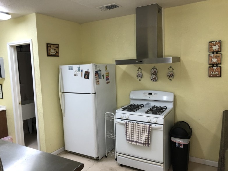 More Photos Of 2522 Holly Hill Dr, San Antonio Medical For Lease