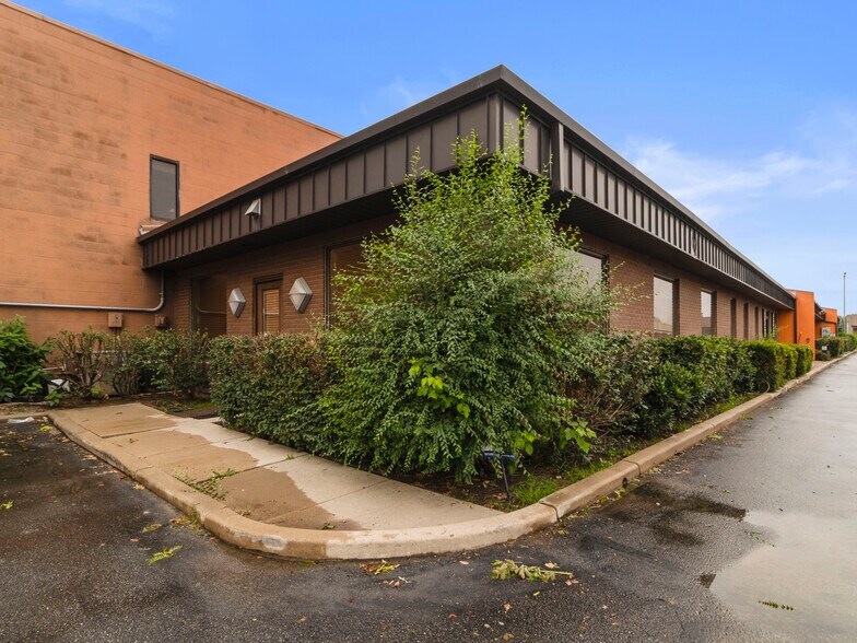 More Photos Of 4070-4084 S 300 W, Salt Lake City Light Manufacturing For Lease