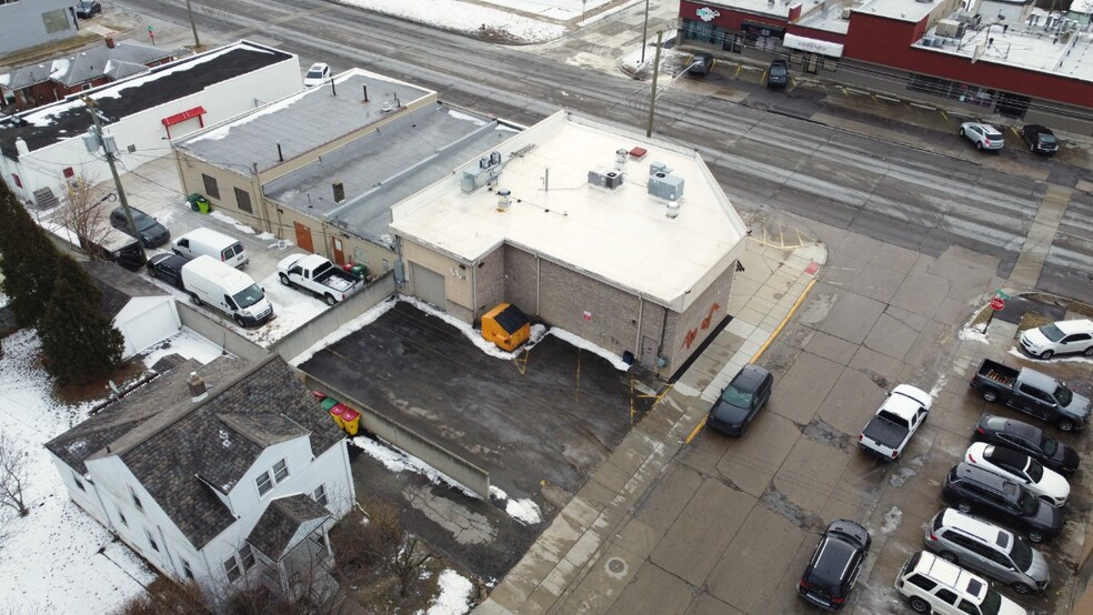 More Photos Of 17535 E 9 Mile Rd, Eastpointe Restaurant For Sale