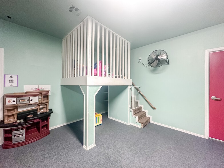 More Photos Of 710 W Broadway St, Collinsville Daycare Center For Sale