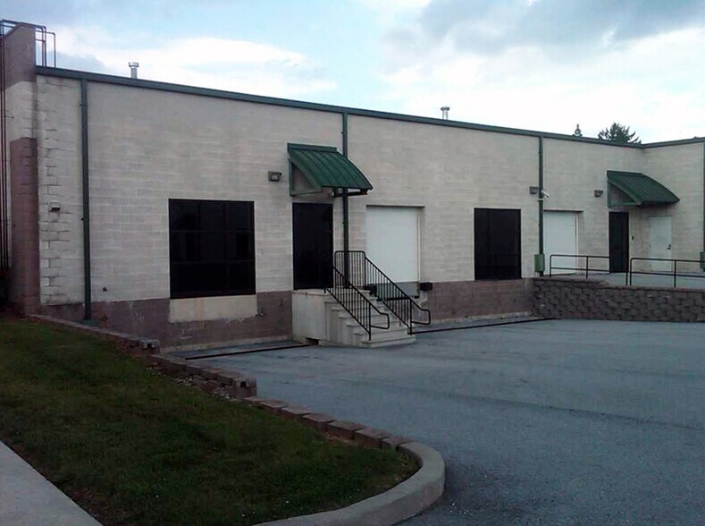 More Photos Of 175 Limekiln Rd, New Cumberland Flex For Lease