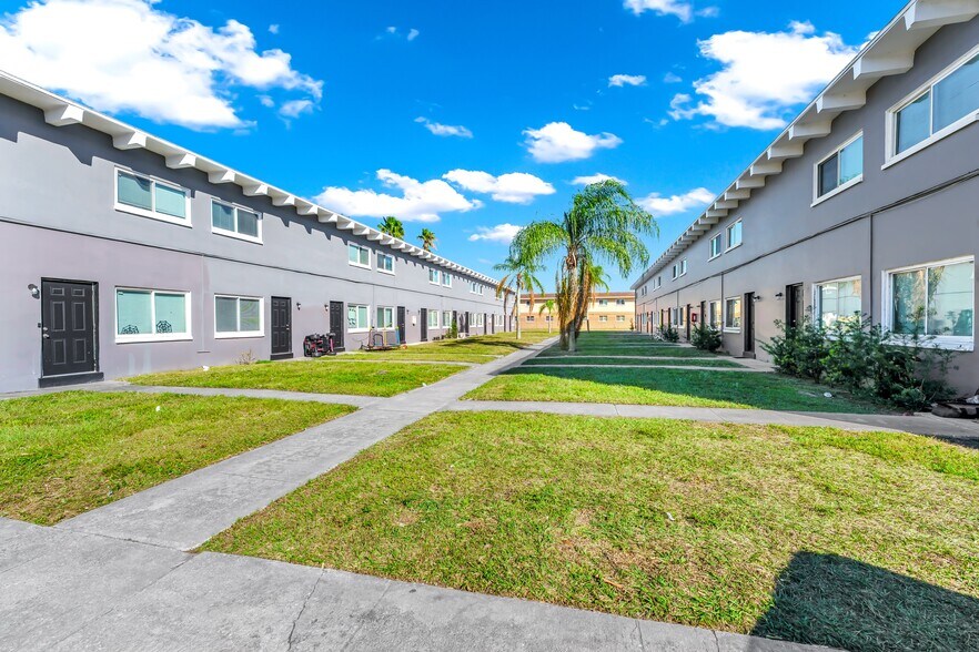 More Photos Of 825 E University Blvd, Melbourne Apartments For Sale