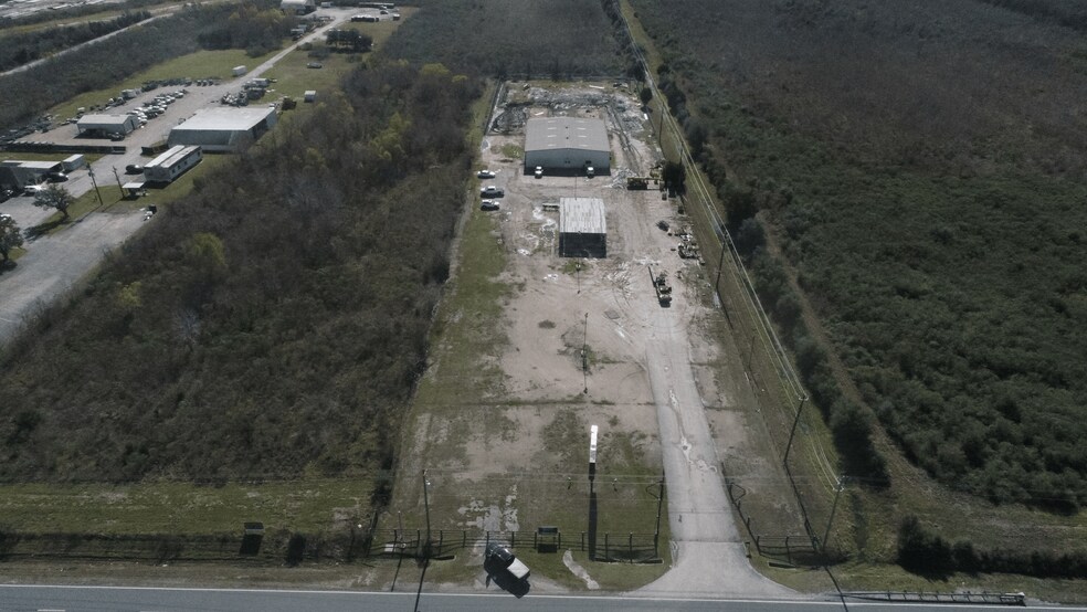 More Photos Of 6700 East Fwy, Baytown Warehouse For Lease