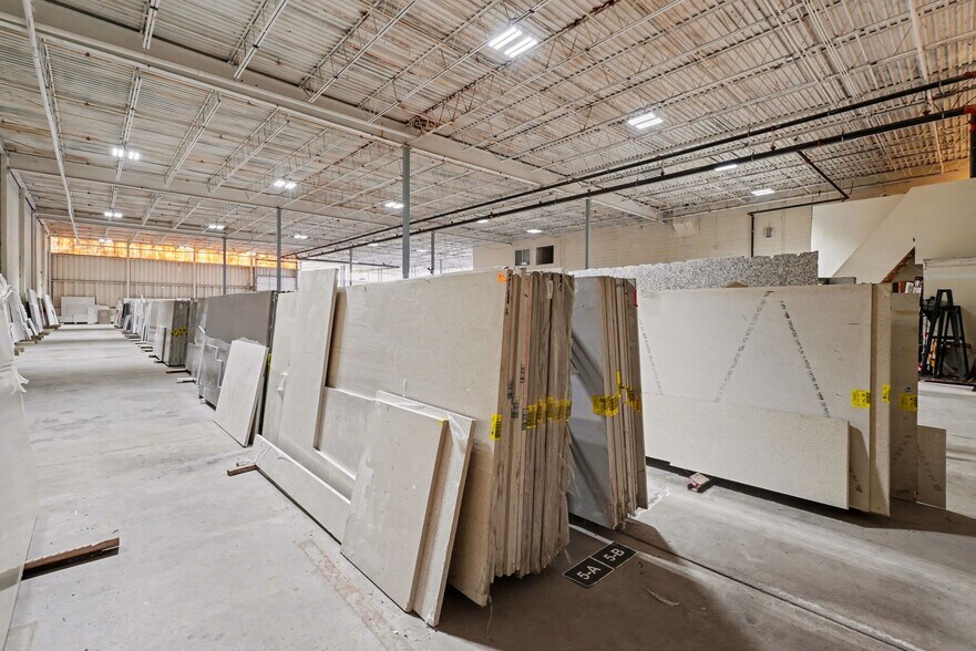 More Photos Of 101 S 17th St, Harrisburg Warehouse For Sale