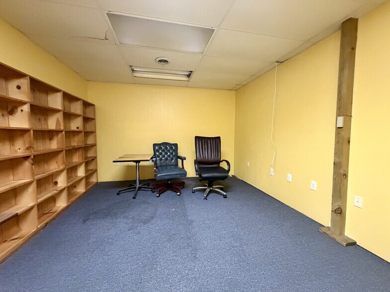 More Photos Of 322 Historic 66 E, Waynesville Office For Sale