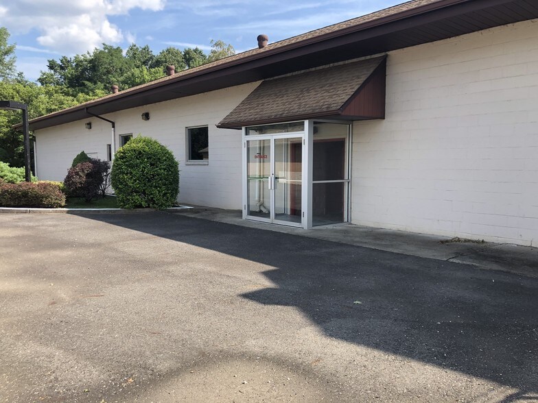 More Photos Of 133 Route 130, Bordentown Freestanding For Sale