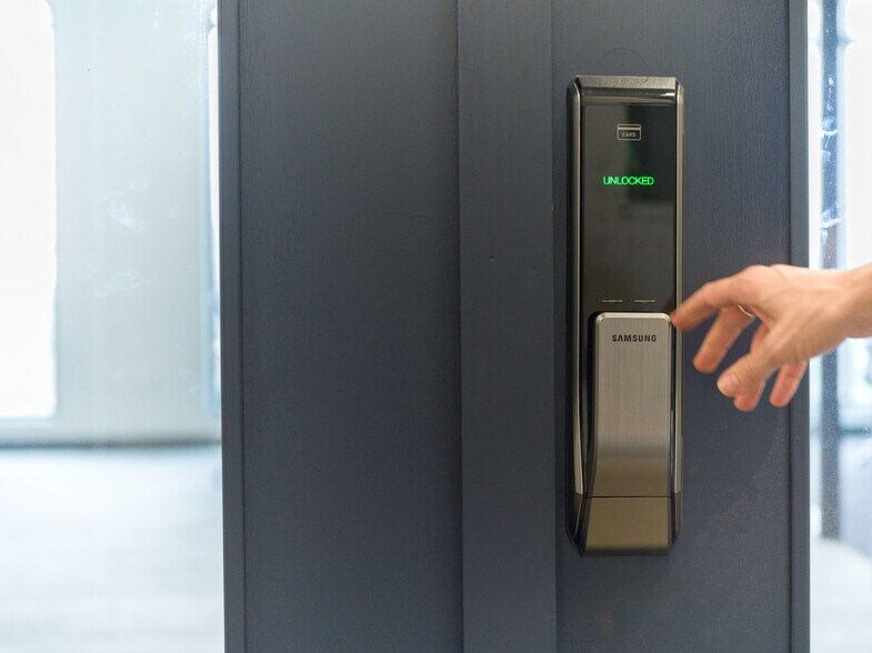 More Photos Of 3120 Southwest Fwy, Houston Office For Lease