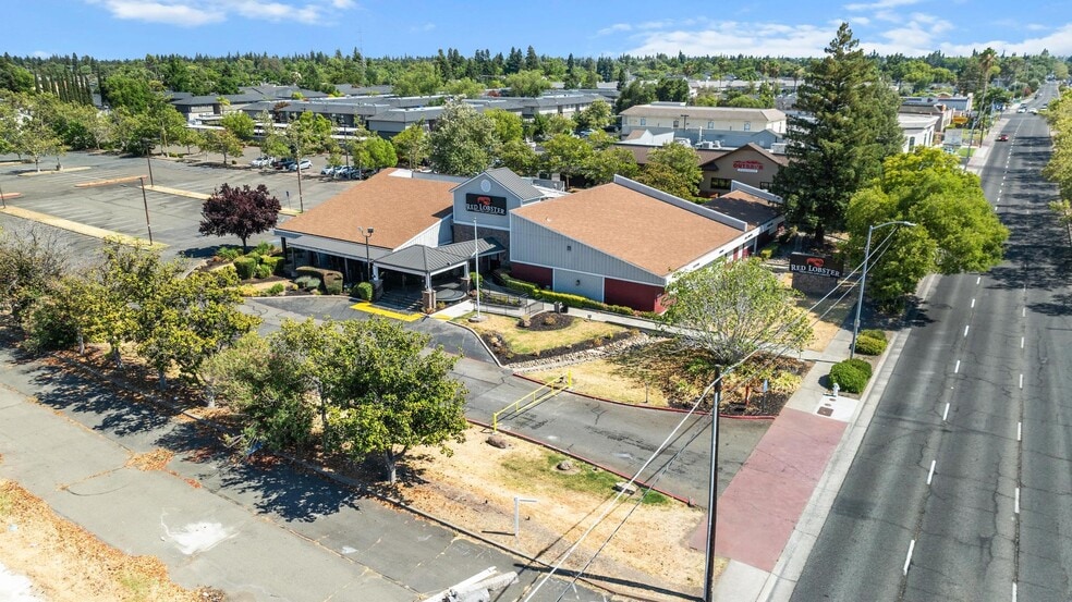 More Photos Of 1400 Howe Ave, Sacramento Restaurant For Lease