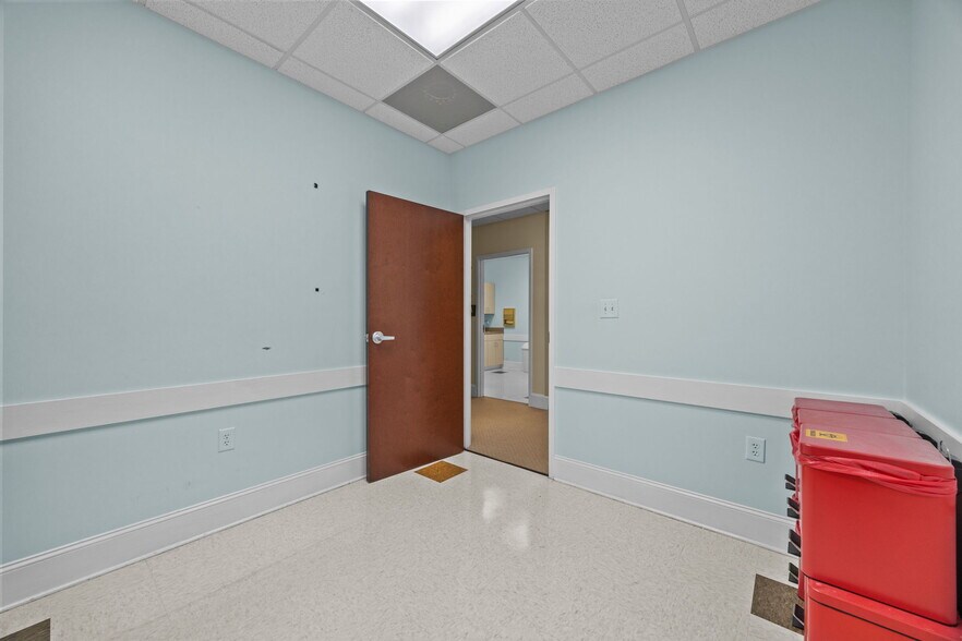 More Photos Of 2223 Hemby Ln, Greenville Medical For Sale