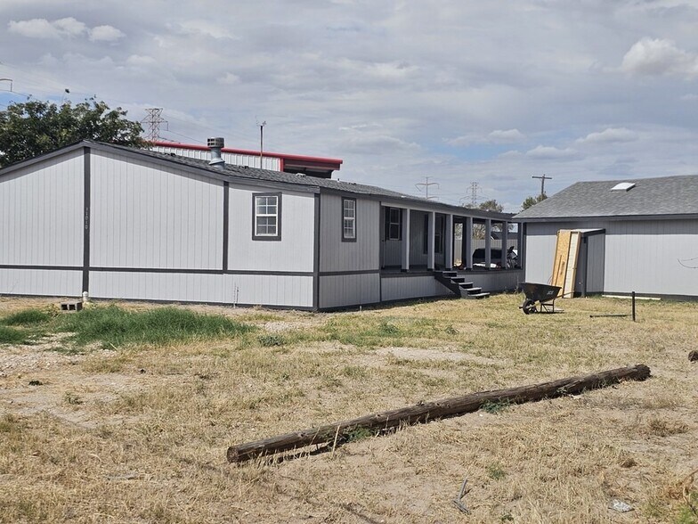 More Photos Of 11010 W Joan Dr, Odessa Warehouse For Lease