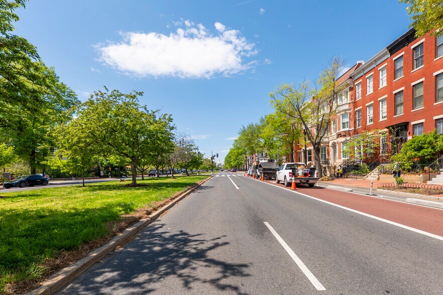 More Photos Of 1010 Pennsylvania Ave SE, Washington Hospitality For Sale