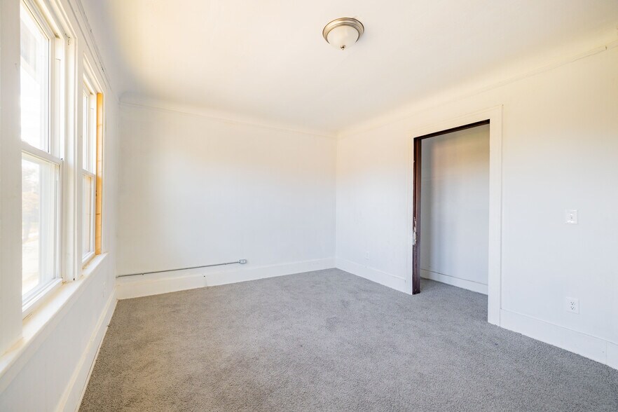 More Photos Of 8525 Maxwell St, Detroit Apartments For Sale