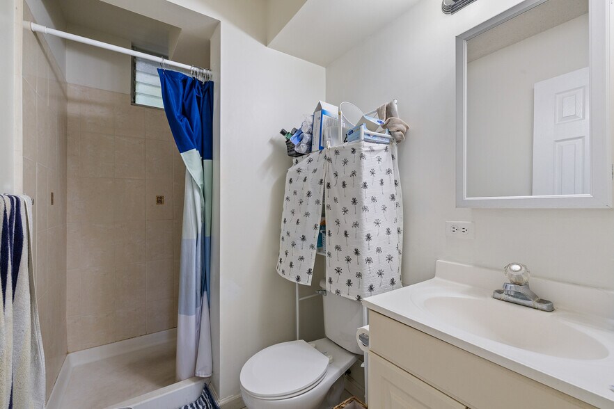 More Photos Of 437 Namahana St, Honolulu Apartments For Sale