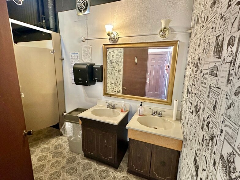 More Photos Of 4103 Old York Rd, Baltimore Specialty For Sale