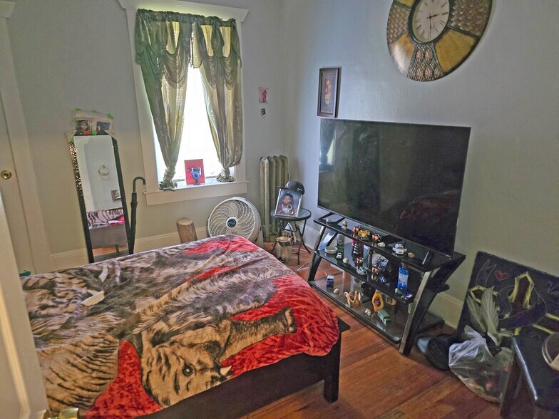 More Photos Of 19 Warner St, Springfield Apartments For Sale