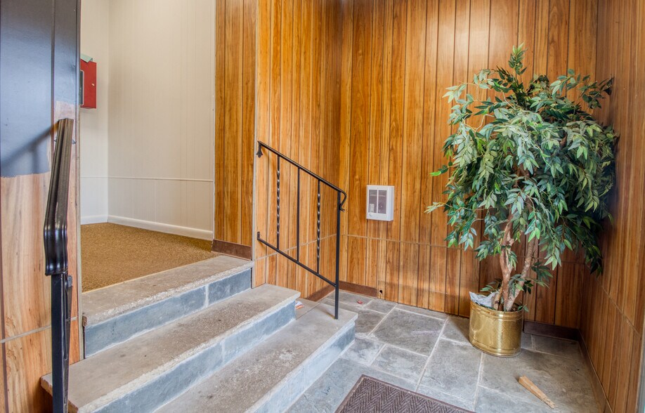 More Photos Of 101 West St, Hillsdale Office For Lease