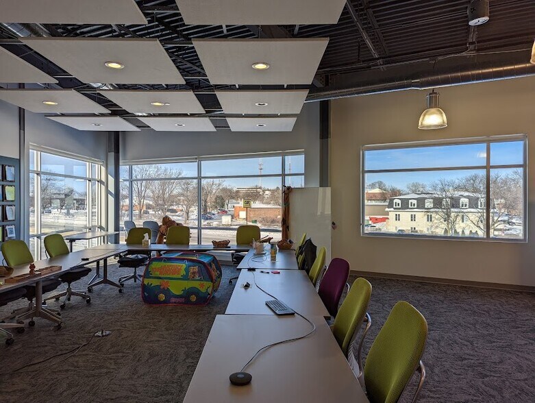 More Photos Of 34 Schroeder Ct, Madison Office For Lease