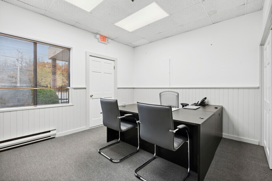 More Photos Of 170-200 Old Country Rd, Riverhead General Retail For Sale