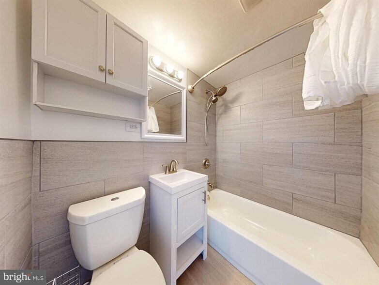 More Photos Of 4600 Duke St, Alexandria Apartments For Sale