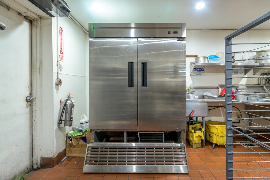 More Photos Of 853 E Manchester Ave, Los Angeles Restaurant For Sale