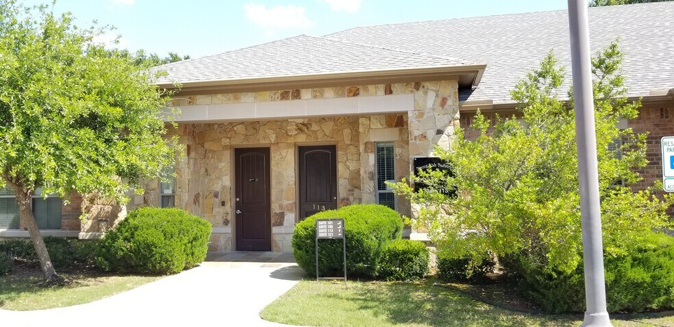 More Photos Of 7633 Bellaire Dr S, Fort Worth Medical For Sale