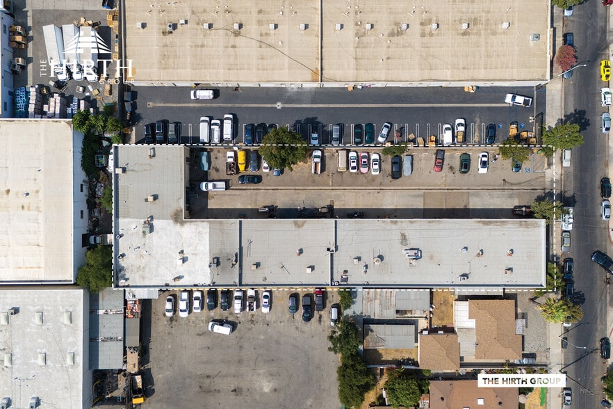 More Photos Of 11132 Fleetwood St, Sun Valley Warehouse For Lease