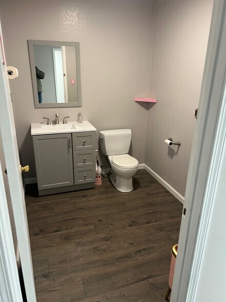 More Photos Of 38 Commerce Pl, Vacaville Light Manufacturing For Lease