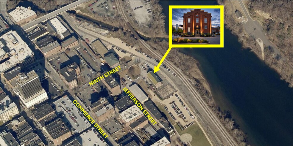 More Photos Of 10 9th St, Lynchburg General Retail For Lease