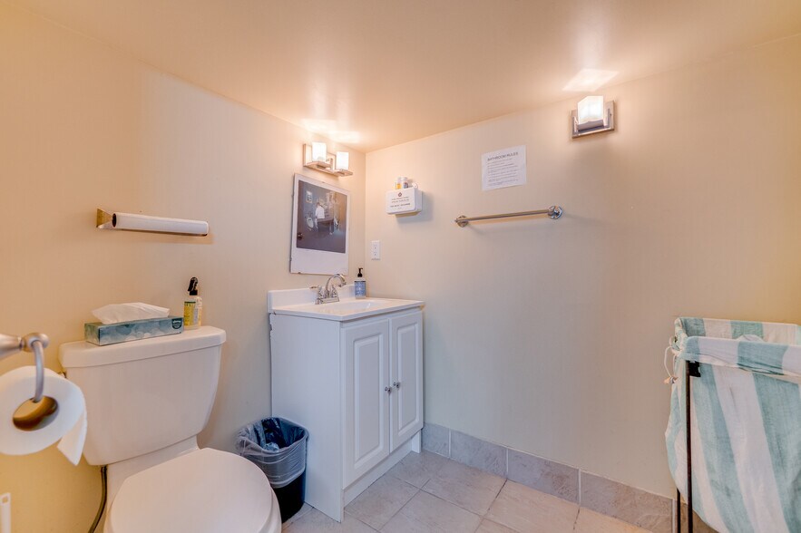 More Photos Of 201 Queen St S, Mississauga Storefront Retail Office For Sale