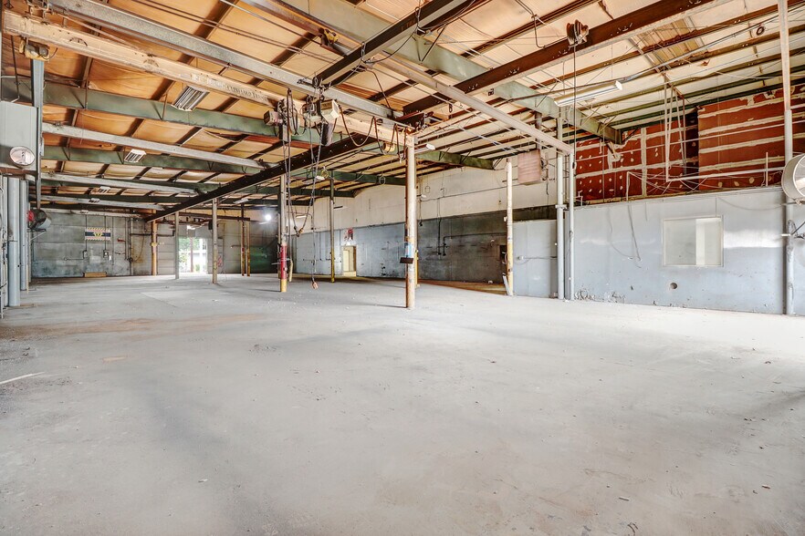 More Photos Of 5832 Lease Ln, Raleigh Manufacturing For Lease