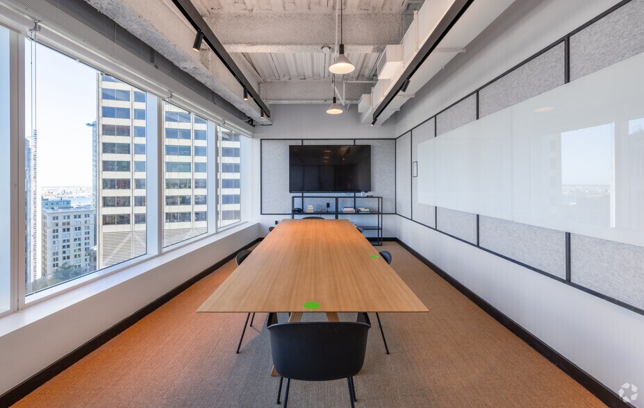 More Photos Of 33 Arch St, Boston Coworking Space
