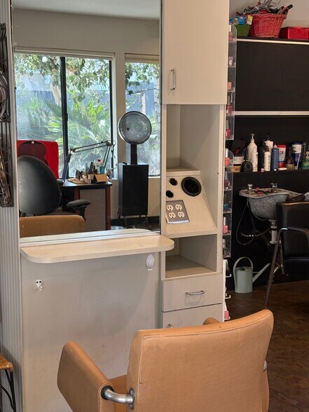 More Photos Of 1920 5th St, Simi Valley Freestanding For Lease