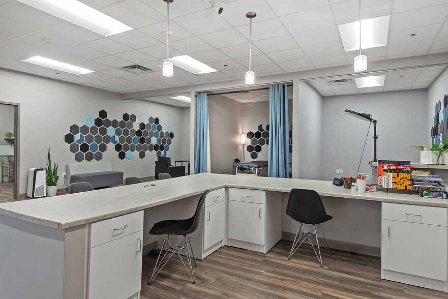 More Photos Of 320 W River Park Dr, Provo Medical For Sale