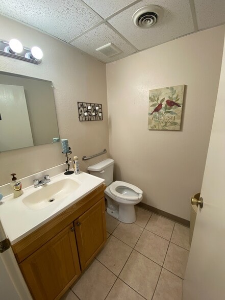 More Photos Of 1931 N Boise Ave, Loveland Medical For Lease