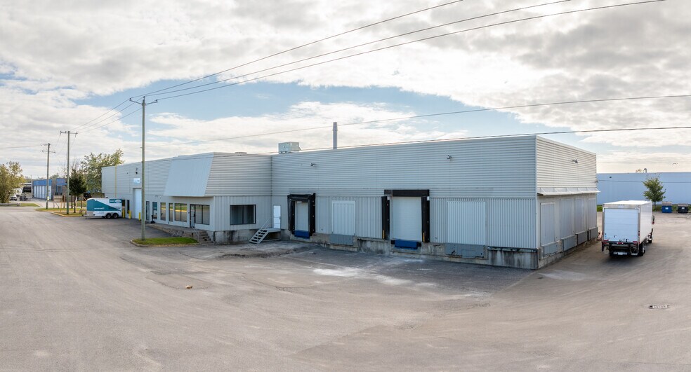 More Photos Of 5130 Rue Rideau, Québec Distribution For Lease