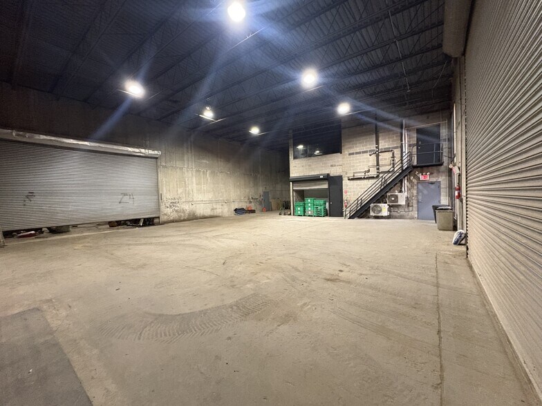 More Photos Of 436 Spencer St, Staten Island Warehouse For Sale