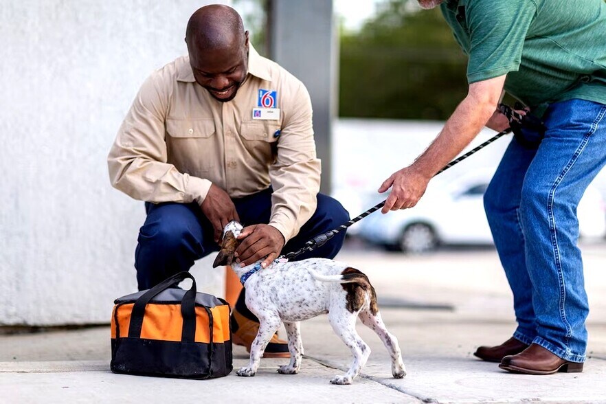 More Photos Of 616 33rd Ave SW, Cedar Rapids Hotel For Sale