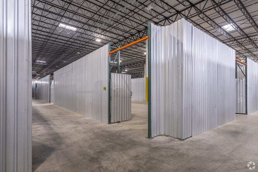 More Photos Of 12510 W Airport Blvd, Sugar Land Distribution For Lease