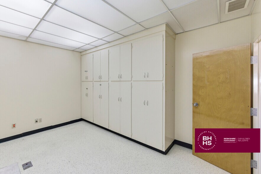 More Photos Of 3012 US-98, Mccomb Flex For Sale