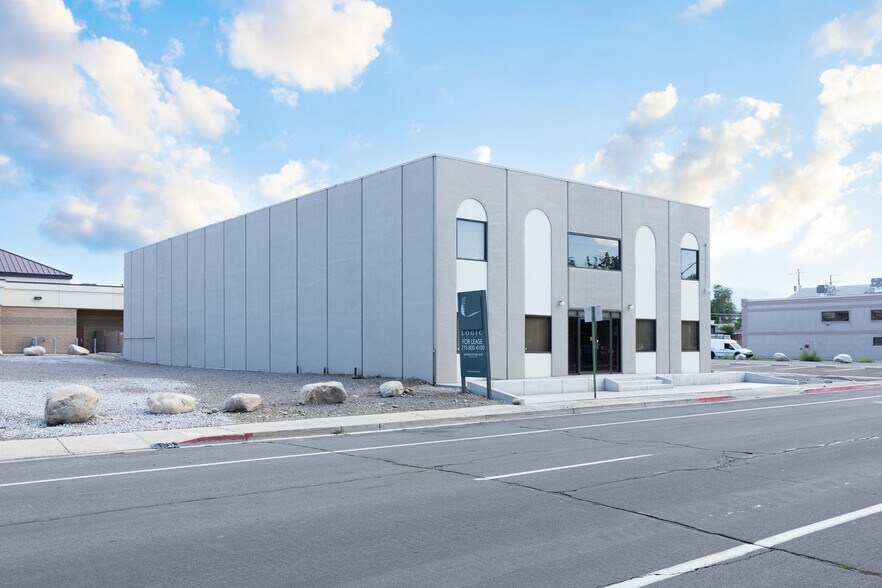 More Photos Of 820 Kuenzli St, Reno Flex For Lease