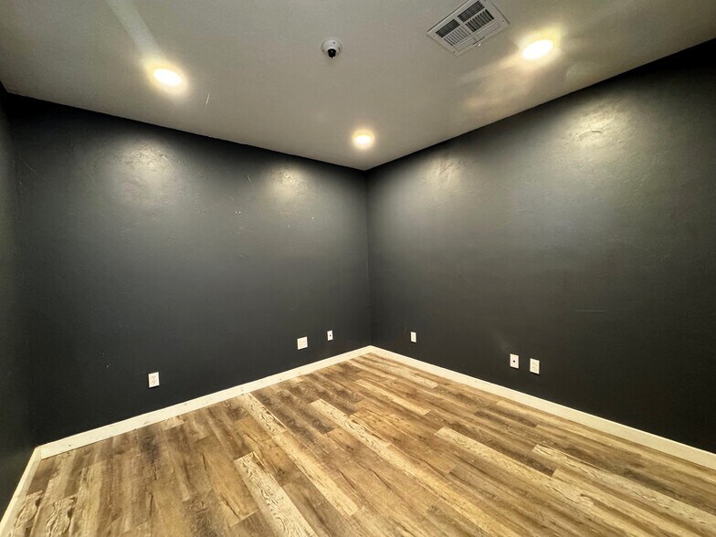 More Photos Of 4201-4205 N Macarthur Blvd, Oklahoma City Freestanding For Lease