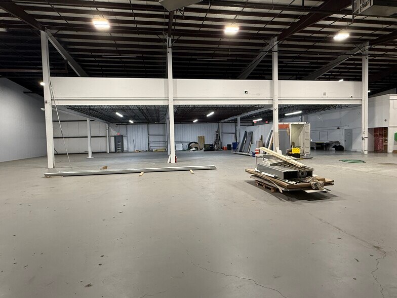 More Photos Of 1437 Bedford St, Abington Industrial For Sale