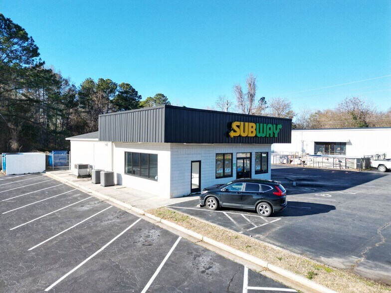 More Photos Of 300 E Broad Ave, Rockingham Freestanding For Lease