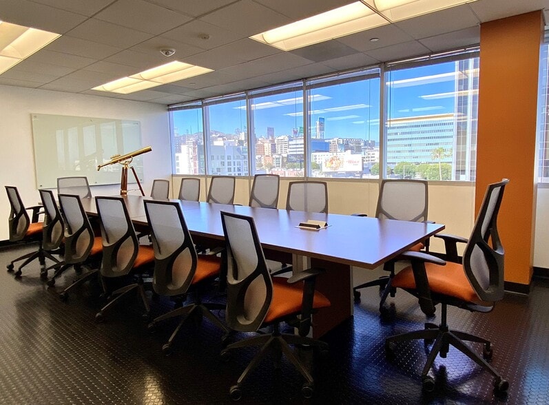 More Photos Of 6565 W Sunset Blvd, Hollywood Office For Lease