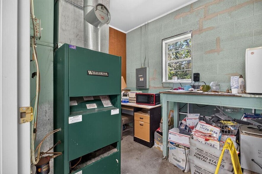 More Photos Of 555 MT Torrey Rd, Lyndhurst Post Office For Sale